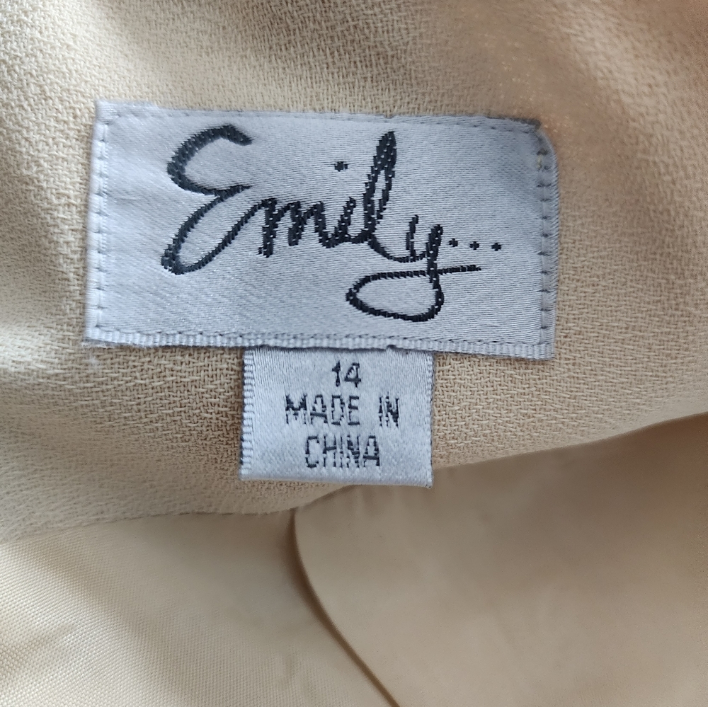 Women's Skirt Suit - Picture 14 of 14
